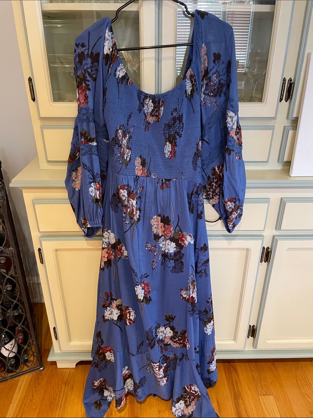 Free People Blue Floral Maxi Dress with Puff Sleeves never worn - Picture 2 of 3